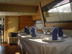 Services - Servizi - Welcome Charter - Boat and yacht charter - noleggio di yacht e barche